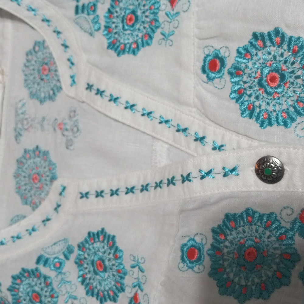 Tasha Polizzi White Blouse with Blue Embroidery - Picture 7 of 12